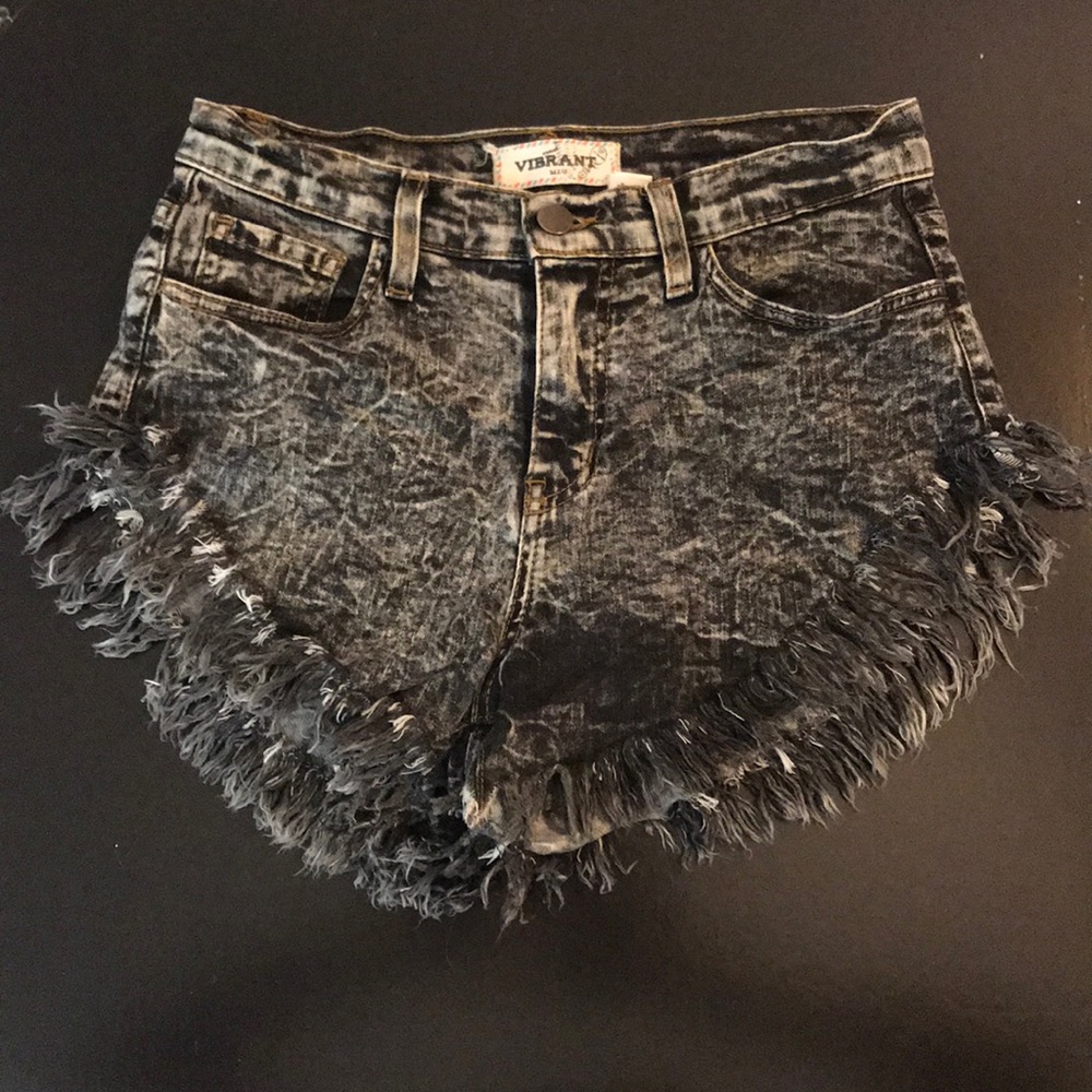 High wasted frayed jean shorts